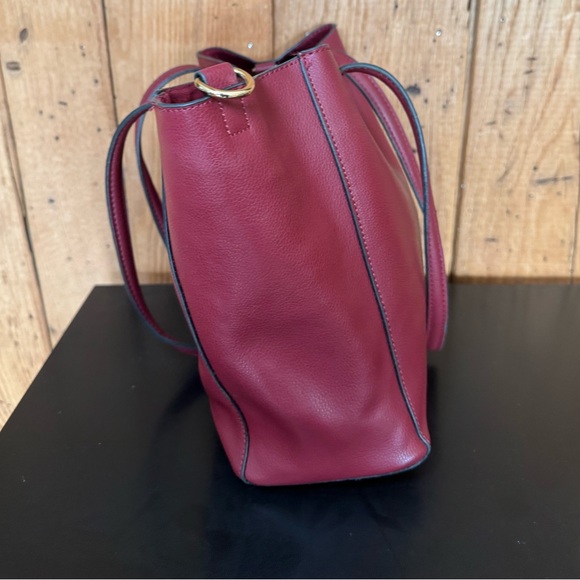 Steve Madden Large Faux Pebbled Leather Tote Crossbody Bag EUC Burgundy/Brown - Picture 4 of 16